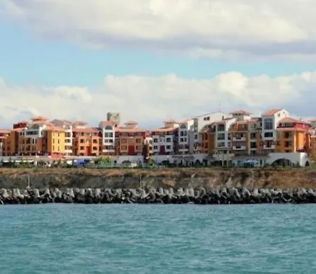 Victoria's -marina Cape - 阿赫洛伊